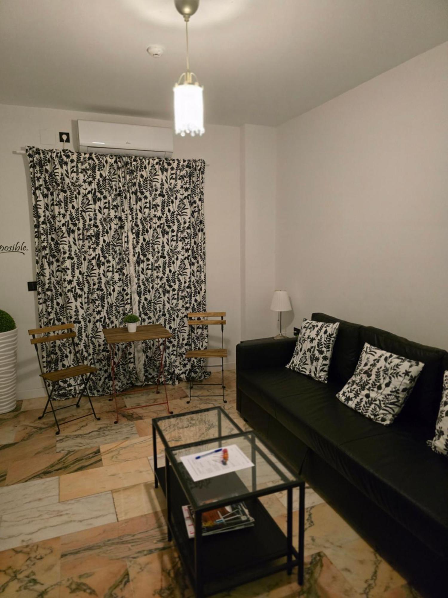 LHome Siviglia Esterno foto