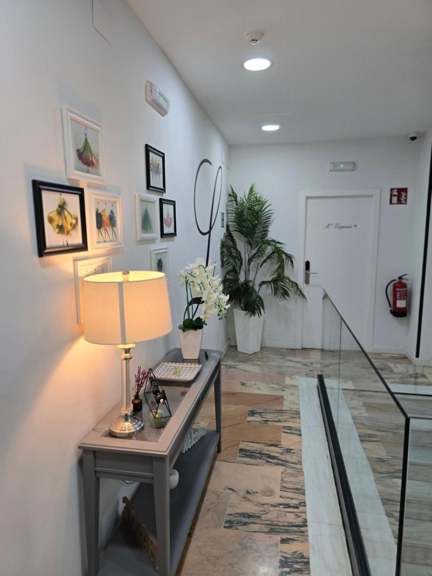 LHome Siviglia Esterno foto
